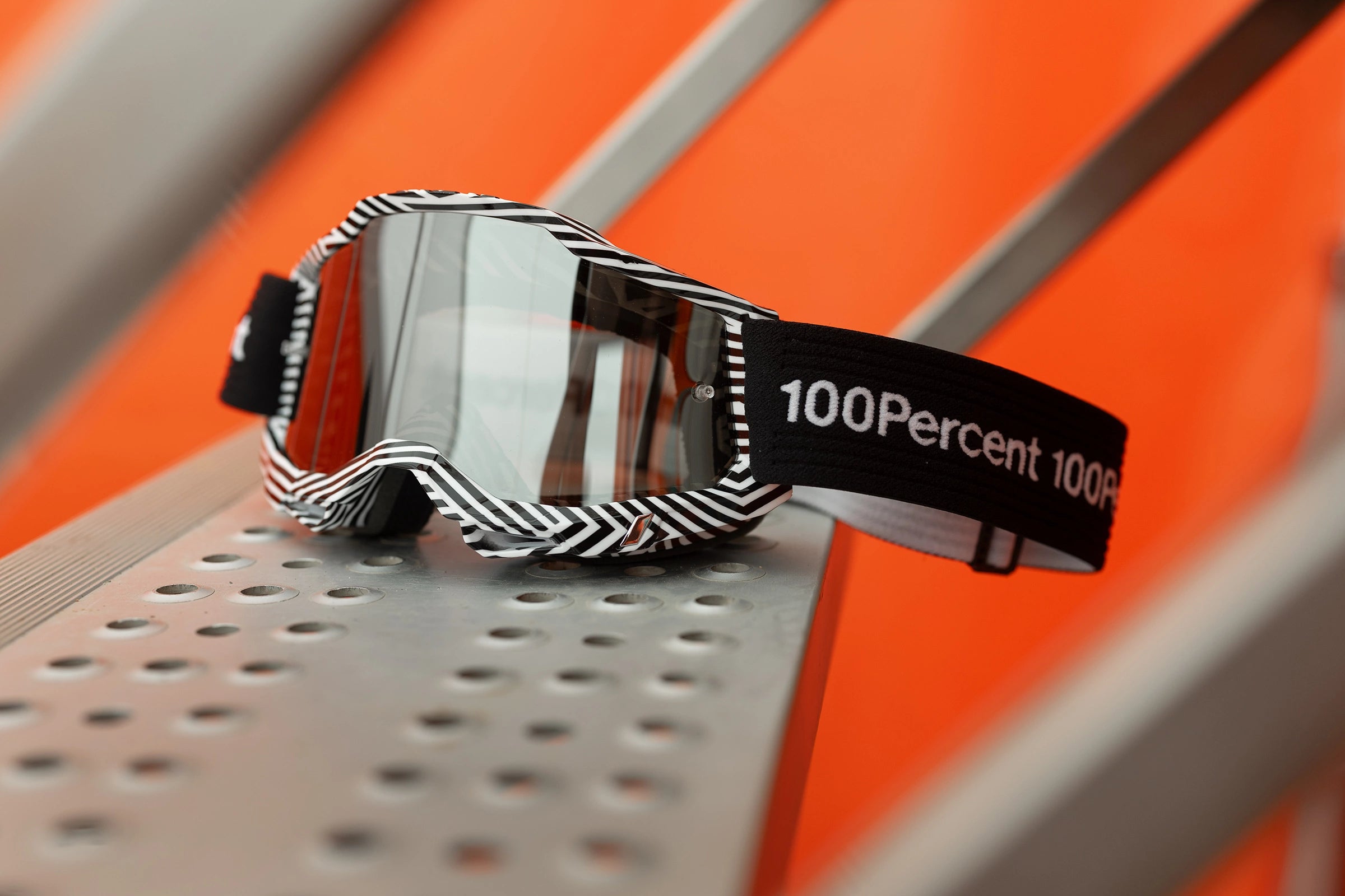 Goggle 100% Accuri 2 Samba Lente Silver Espejo