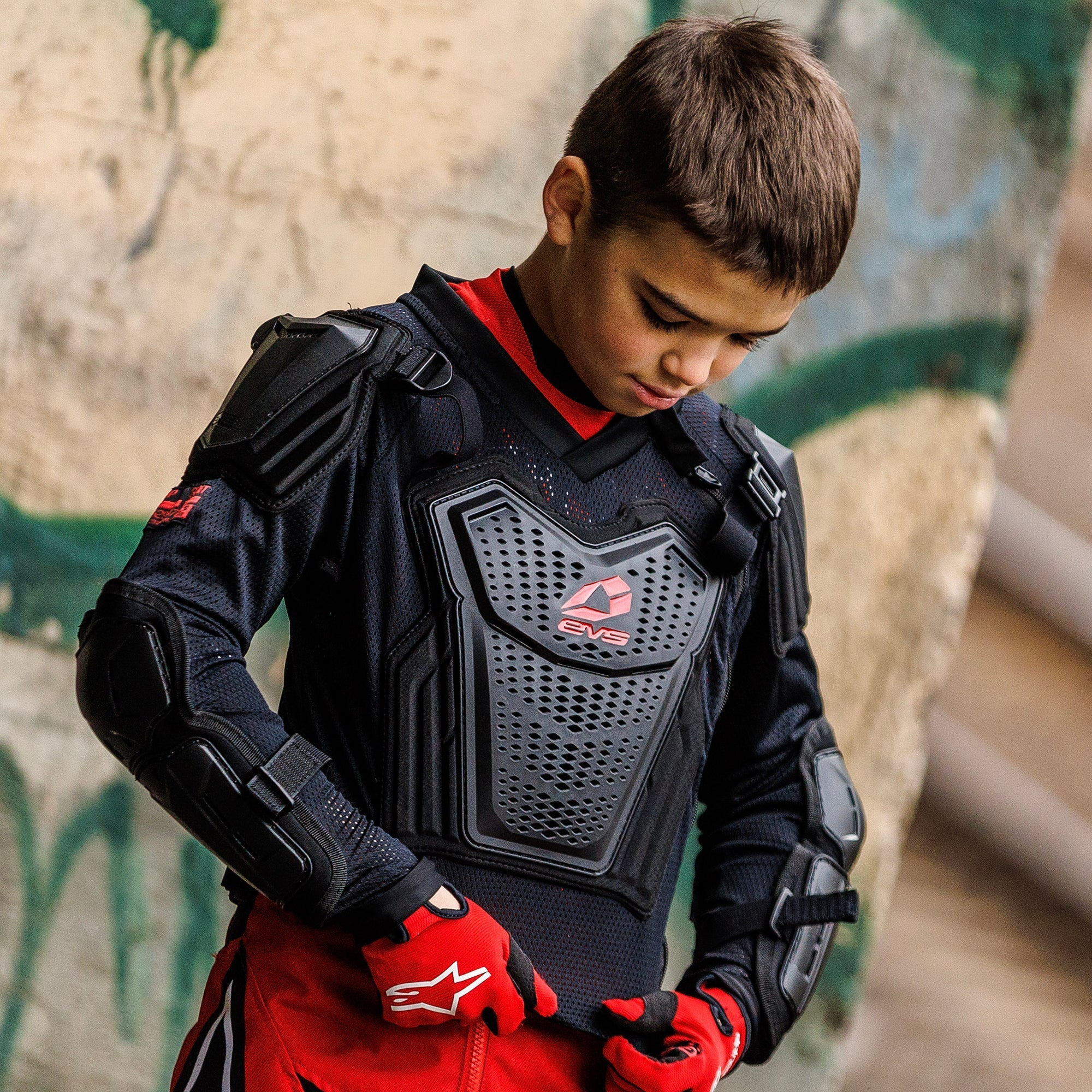 Body Armor EVS Negro/Rojo Niño